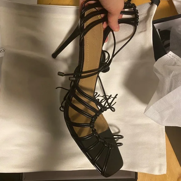 shoe - Picture 2 of 7